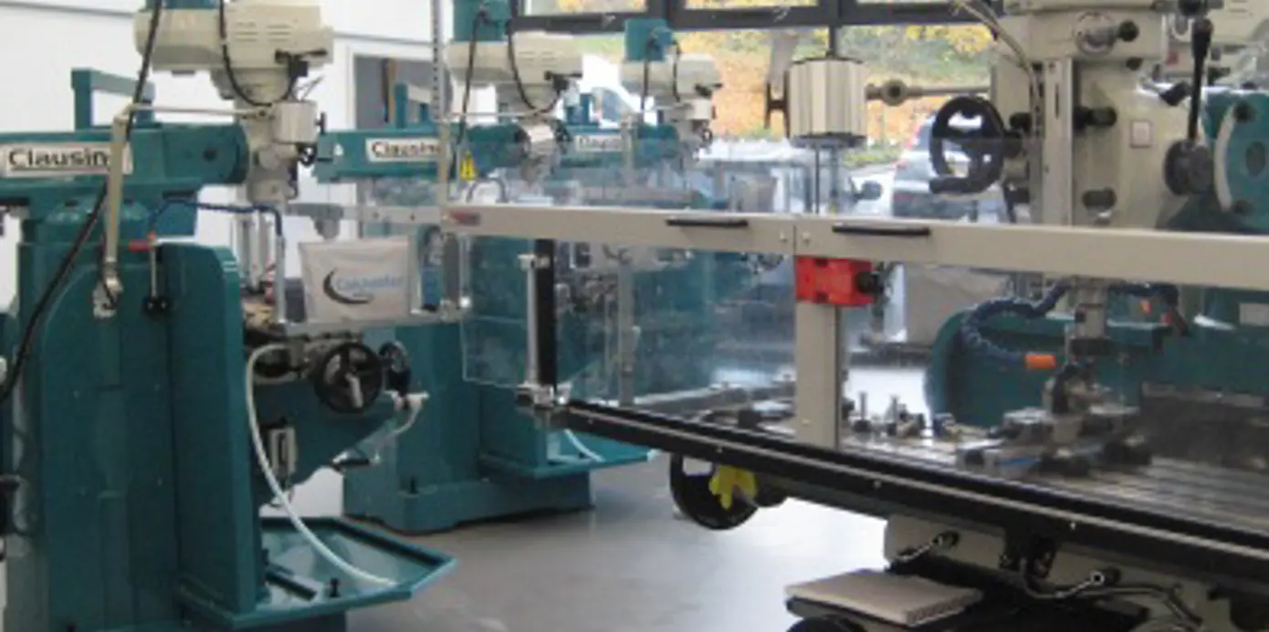 Clausing turret mills at Scarborough UTC Clausing turret mills at Scarborough UTC