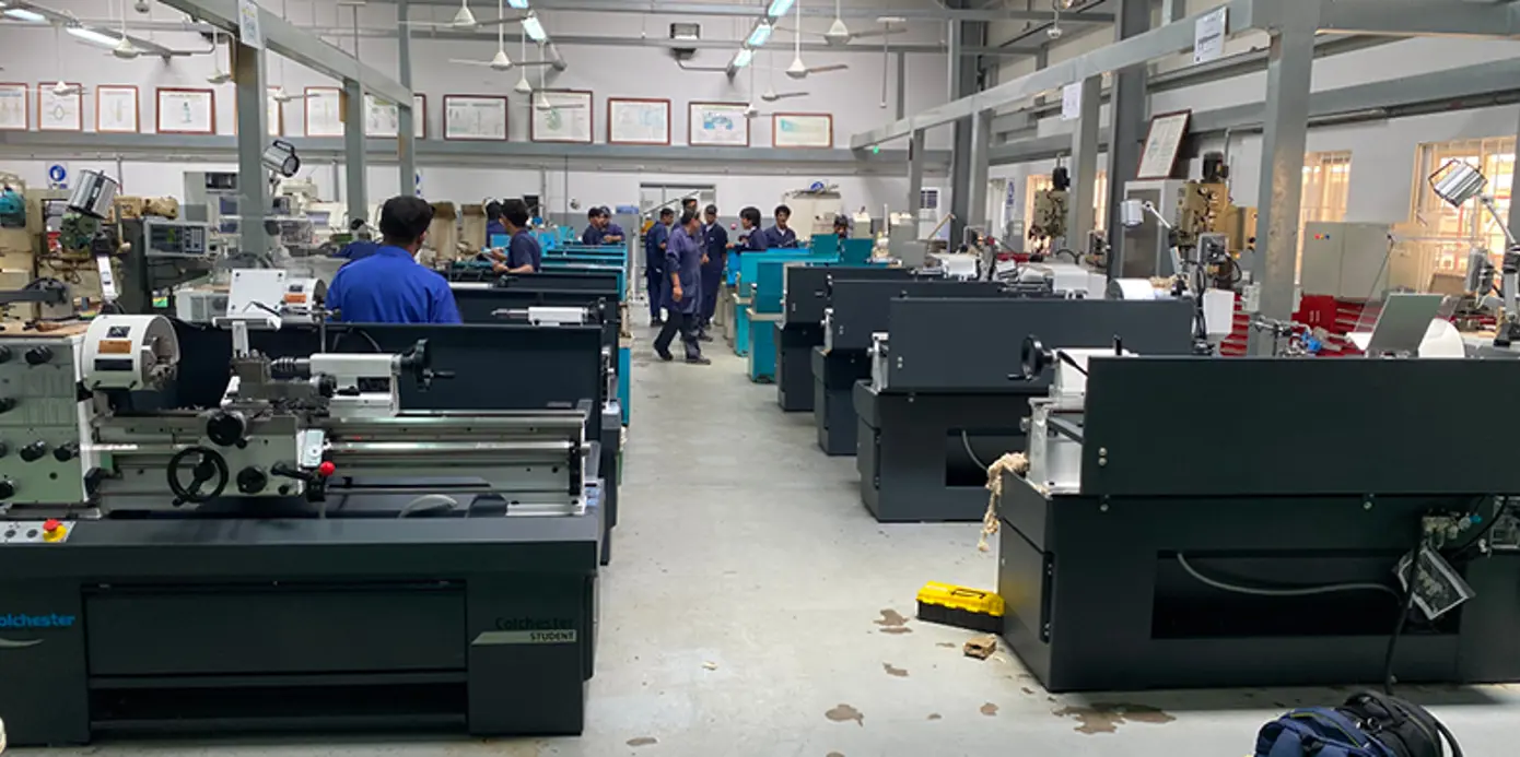 Colchester Student lathes in Oman colleges Colchester Student lathes in Oman colleges